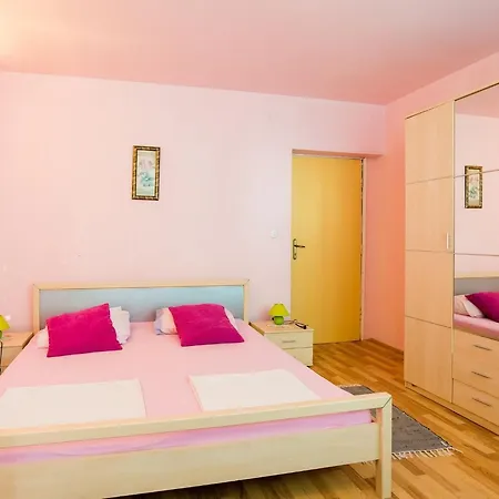 Sany- Two Bedroom With Balcony And Sea View *