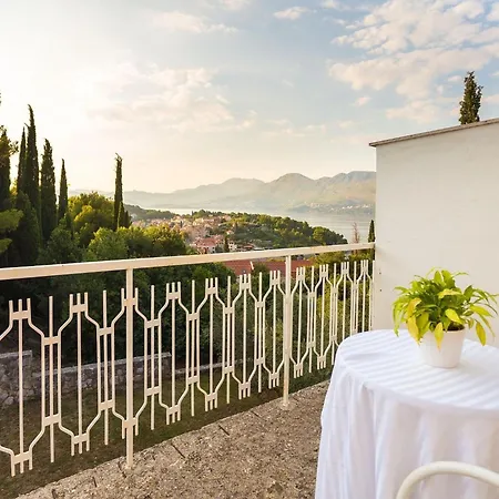Sany- Two Bedroom With Balcony And Sea View Daire Cavtat